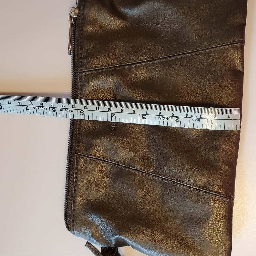 Steve Madden Metallic Geeen Wristlet Clutch - Picture 8 of 9